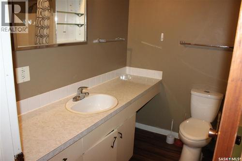 4 2620 5Th Avenue N, Regina, SK - Indoor Photo Showing Bathroom
