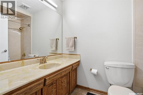 219 Sunset Drive, Regina, SK - Indoor Photo Showing Bathroom