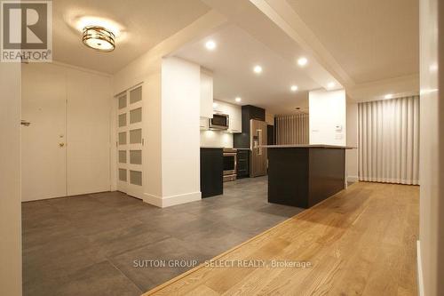 1102 - 389 Dundas Street, London East (East K), ON - Indoor