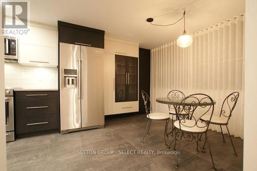 1102 - 389 Dundas Street, London East (East K), ON - Indoor