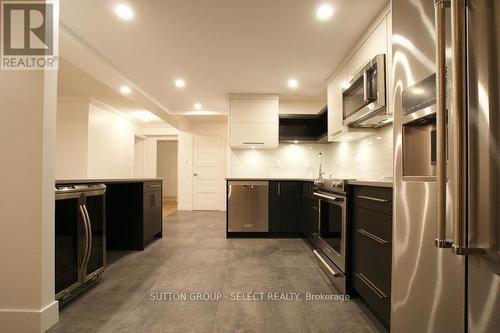 1102 - 389 Dundas Street, London East (East K), ON - Indoor Photo Showing Kitchen With Upgraded Kitchen