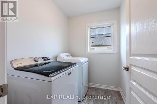 17 Severino Circle, West Lincoln, ON - Indoor Photo Showing Laundry Room