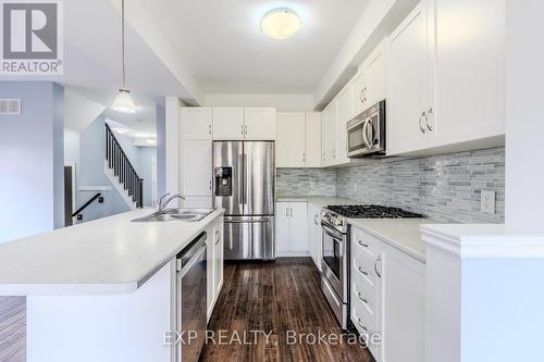 17 Severino Circle, West Lincoln, ON - Indoor Photo Showing Kitchen With Double Sink With Upgraded Kitchen