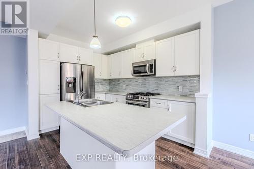 17 Severino Circle, West Lincoln, ON - Indoor Photo Showing Kitchen With Double Sink With Upgraded Kitchen