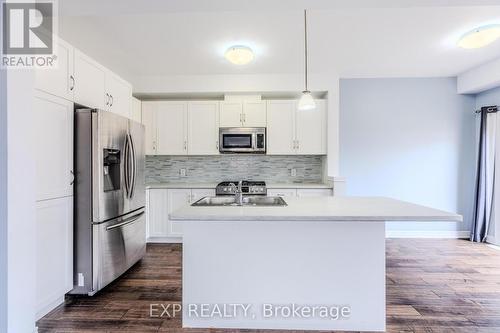 17 Severino Circle, West Lincoln, ON - Indoor Photo Showing Kitchen With Upgraded Kitchen