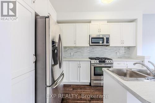 17 Severino Circle, West Lincoln, ON - Indoor Photo Showing Kitchen With Double Sink