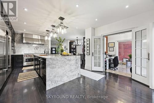 20 Fairview Boulevard, Toronto, ON - Indoor Photo Showing Kitchen With Upgraded Kitchen
