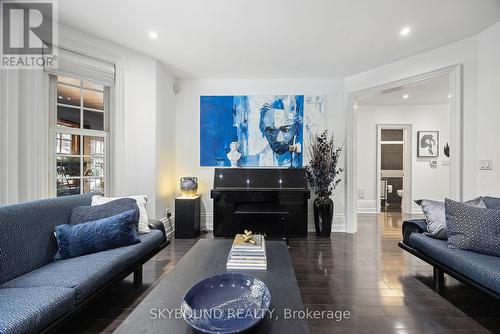 20 Fairview Boulevard, Toronto, ON - Indoor Photo Showing Living Room