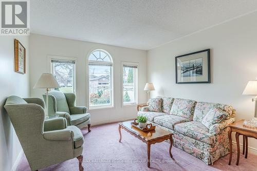 465 Ferndale Drive N, Barrie, ON - Indoor Photo Showing Living Room
