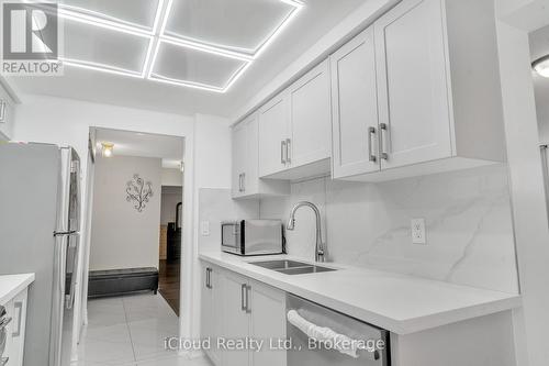 903 - 135 Hillcrest Avenue, Mississauga, ON - Indoor Photo Showing Kitchen With Double Sink