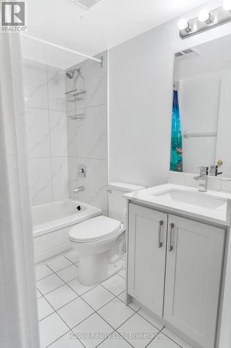2nd Bathroom - 903 - 135 Hillcrest Avenue, Mississauga, ON - Indoor Photo Showing Bathroom