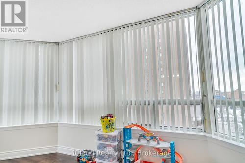 Solarium windows - 903 - 135 Hillcrest Avenue, Mississauga, ON - Indoor Photo Showing Other Room