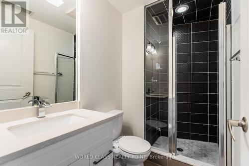 1402 - 330 Burnhamthorpe Road W, Mississauga, ON - Indoor Photo Showing Bathroom