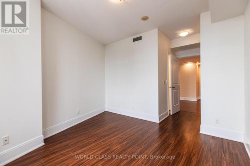 1402 - 330 Burnhamthorpe Road W, Mississauga, ON - Indoor Photo Showing Other Room