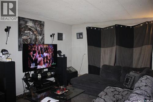 1 2620 5Th Avenue N, Regina, SK - Indoor