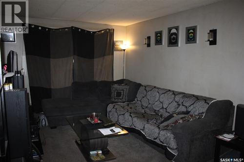 1 2620 5Th Avenue N, Regina, SK - Indoor Photo Showing Living Room