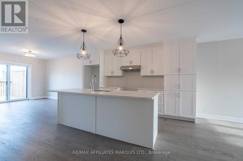 100 Woodland Drive, Cornwall, ON - Indoor Photo Showing Kitchen