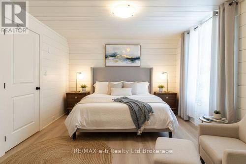 14 Old Vienna Road, Tillsonburg, ON - Indoor Photo Showing Bedroom