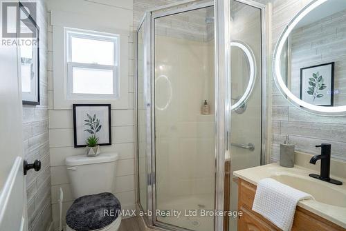 14 Old Vienna Road, Tillsonburg, ON - Indoor Photo Showing Bathroom