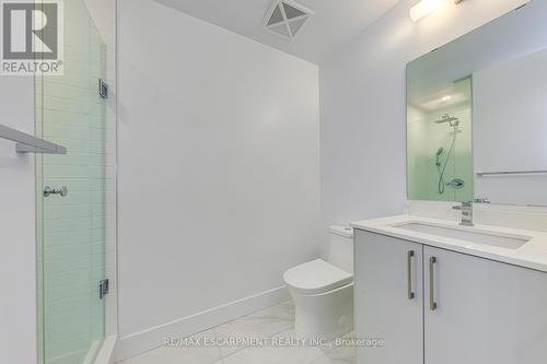 112 - 2450 Old Bronte Road, Oakville, ON - Indoor Photo Showing Bathroom