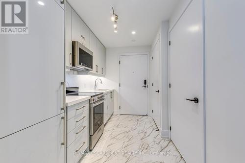 112 - 2450 Old Bronte Road, Oakville, ON - Indoor Photo Showing Kitchen