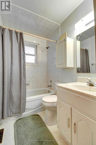 2 Easton Avenue, Bancroft (Bancroft Ward), ON - Indoor Photo Showing Bathroom