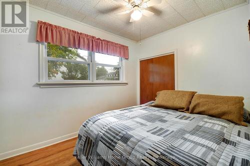 2 Easton Avenue, Bancroft (Bancroft Ward), ON - Indoor Photo Showing Bedroom