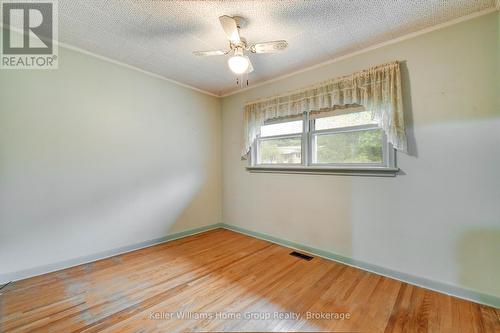 2 Easton Avenue, Bancroft (Bancroft Ward), ON - Indoor Photo Showing Other Room