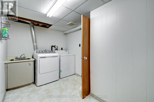 2 Easton Avenue, Bancroft (Bancroft Ward), ON - Indoor Photo Showing Laundry Room