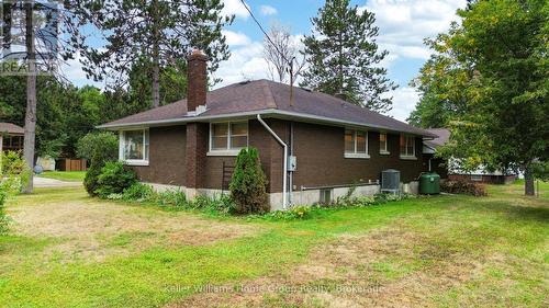 2 Easton Avenue, Bancroft (Bancroft Ward), ON - Outdoor