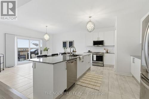 141 Lyle Drive, Clarington (Bowmanville), ON - Indoor Photo Showing Kitchen With Upgraded Kitchen