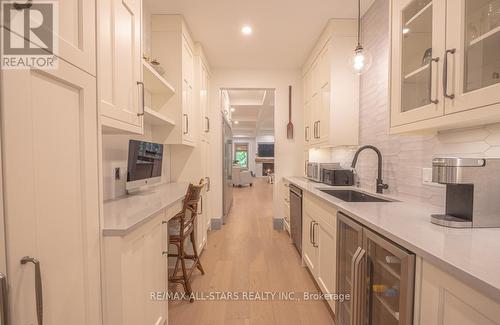 228 Riverside Drive, Kawartha Lakes (Bobcaygeon), ON - Indoor Photo Showing Kitchen
