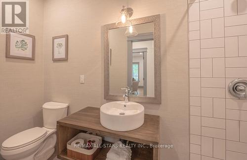 228 Riverside Drive, Kawartha Lakes (Bobcaygeon), ON - Indoor Photo Showing Bathroom