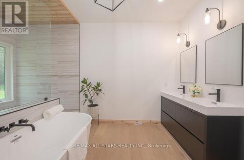 228 Riverside Drive, Kawartha Lakes (Bobcaygeon), ON - Indoor Photo Showing Bathroom
