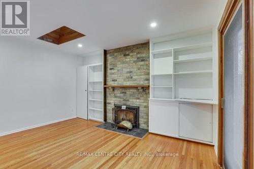 37 Westmorland Road, London South (South N), ON - Indoor With Fireplace