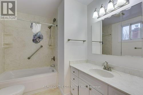 37 Westmorland Road, London South (South N), ON - Indoor Photo Showing Bathroom