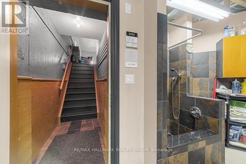 Convenient stairs from the Basement to the Garage! - 6980 Mansfield Road, Ottawa, ON - Indoor