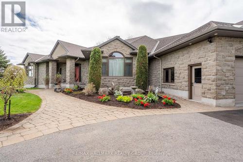 Beautiful Gardens - 6980 Mansfield Road, Ottawa, ON - Outdoor