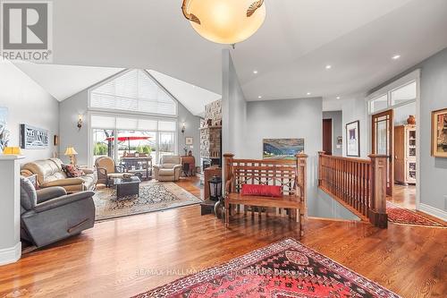 Hardwood throughout whole Home, Open Concept - 6980 Mansfield Road, Ottawa, ON - Indoor