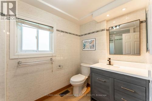 262 Duckworth Street, Barrie, ON - Indoor Photo Showing Bathroom