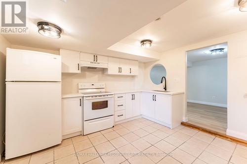 262 Duckworth Street, Barrie, ON - Indoor Photo Showing Kitchen
