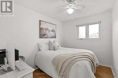 27 Golds Crescent, Barrie, ON - Indoor Photo Showing Bedroom