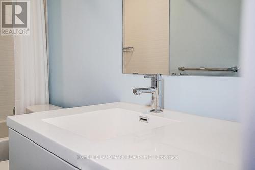 215 - 3200 William Coltson Avenue, Oakville, ON - Indoor Photo Showing Bathroom