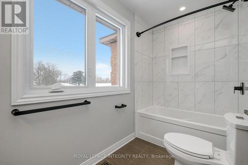MAIN BATHROOM - 2177 Lenester Avenue, Ottawa, ON - Indoor Photo Showing Bathroom