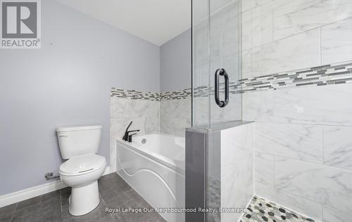 283 Chadburn Street, Oshawa (Central), ON - Indoor Photo Showing Bathroom