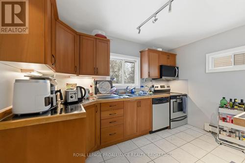 511 Victoria Street, Kingston (Central City East), ON - Indoor Photo Showing Kitchen With Double Sink