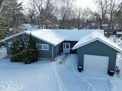 222 Buckingham Street  Boissevain, MB R0K 0E0