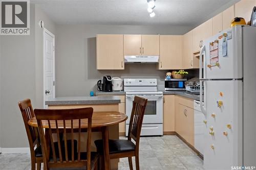 62 5612 Gordon Road, Regina, SK - Indoor Photo Showing Kitchen