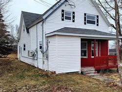 4 Queen Street  Sydney Mines, NS B1V 1K5