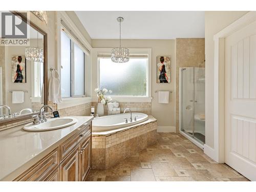 1012 Arbor View Drive, Kelowna, BC - Indoor Photo Showing Bathroom